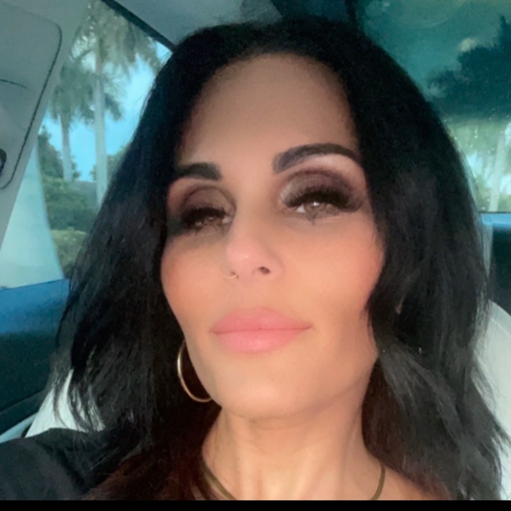 Meet your Posher, Angelina